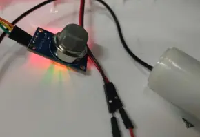 在這裏插入圖片描述