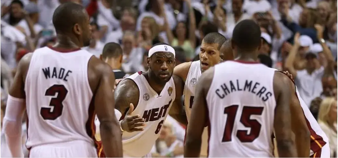 很明顯，勒布朗·詹姆斯是隊長，球隊聽他的……也許除了韋德。