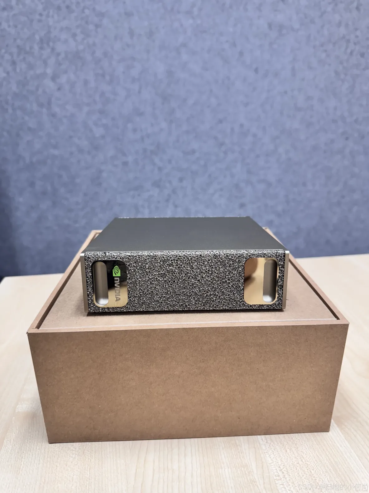 開箱！NVIDIA DGX A100(80G)_嗶哩嗶哩_#大數據_02